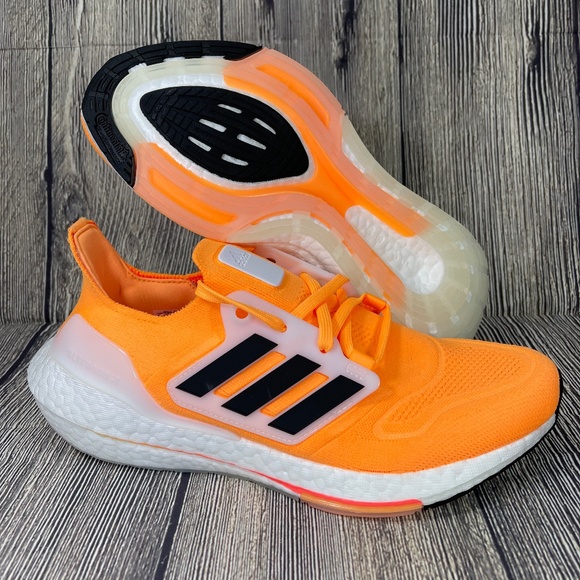 Adidas UltraBoost 22 Flash Orange/Core Black/Cloud White Mens HR1029 - Picture 1 of 8